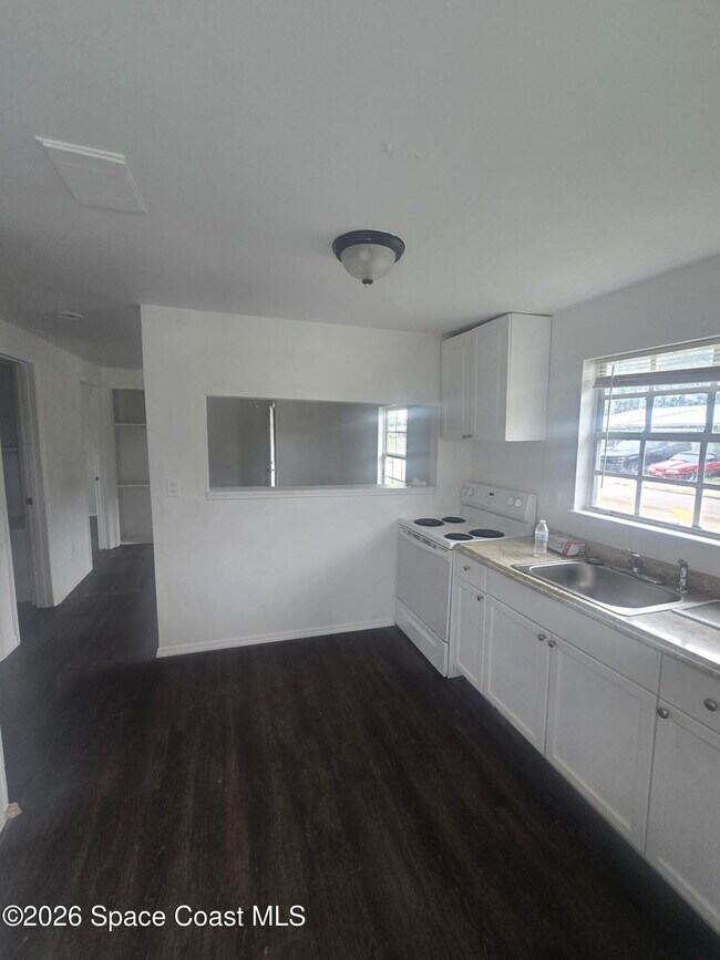Photo - 2909 Carver St