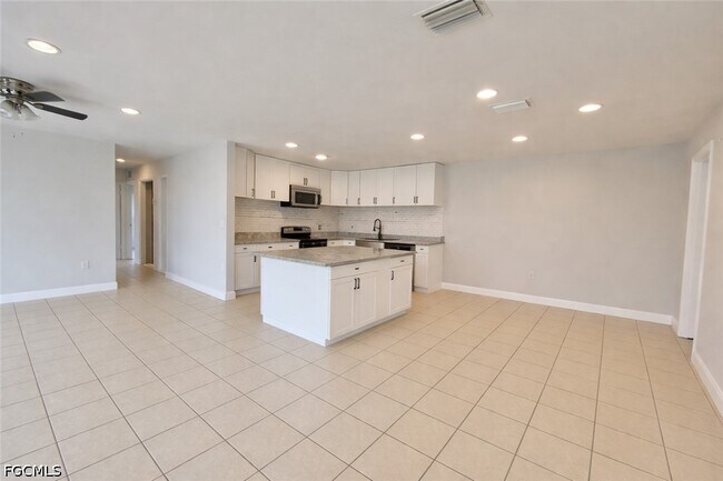 Photo - 106 Leeland Heights Blvd W