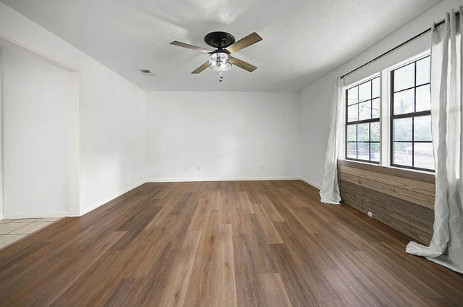 Photo - 1112 Anderson Dr