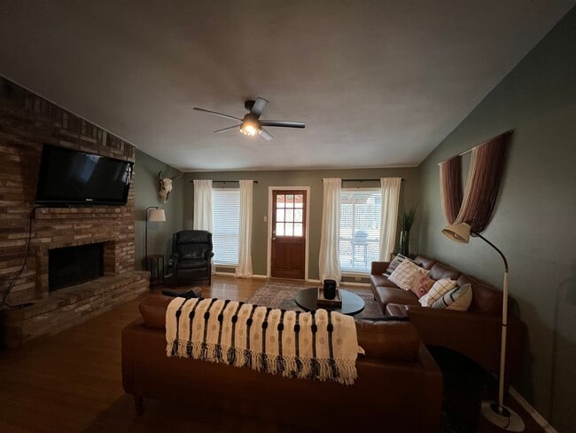 Photo - 5655 Larkdale Dr