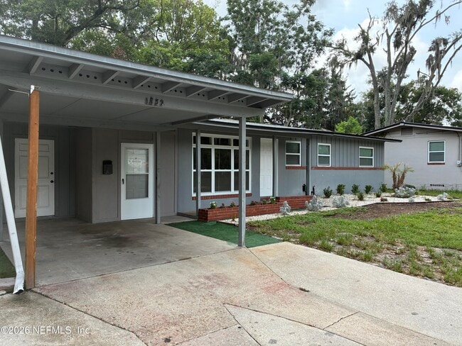 Photo - 1739 Cesery Blvd