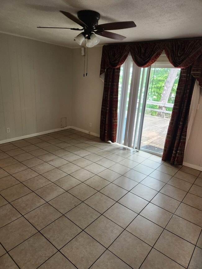 Photo - 803 Stewart Dr