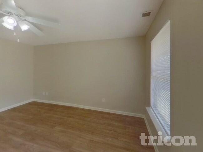 Photo - 176 Cottage Lake Way