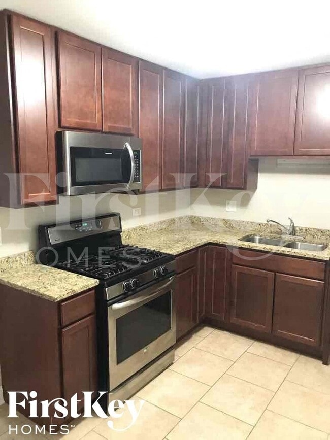 Photo - 430 E Clark St