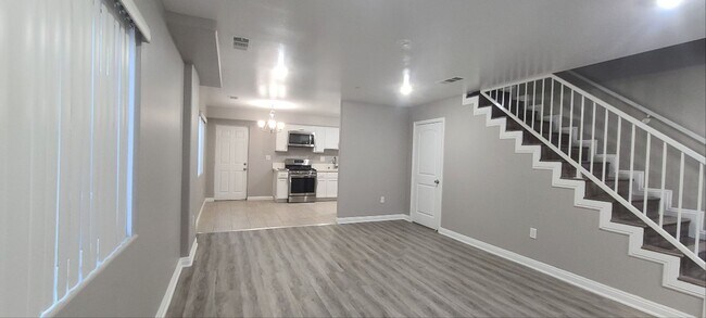 Photo - BROADWAY (10611) Unit BROADWAY (10613 1/2 BS)