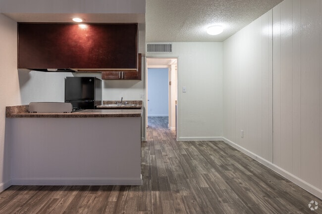 1BR, 1BA - 432-539 SF