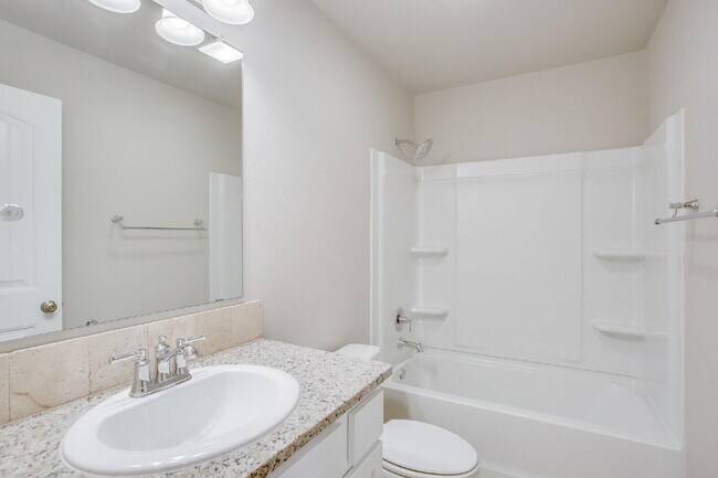 Photo - 14204 Vernon Ave