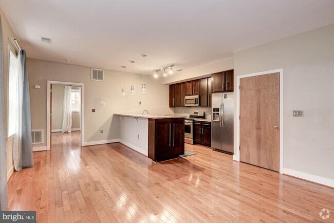 Building Photo - 921 Butternut St NW Unit 303 Rental