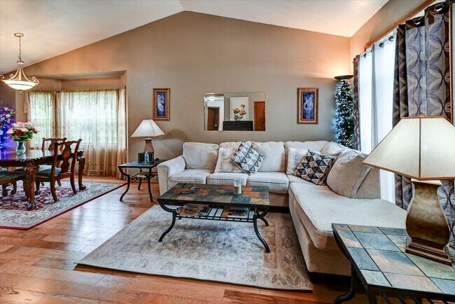 Photo - 1214 Carpenter St