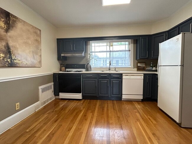 Photo - 62 Cloverdale Rd Unit 6