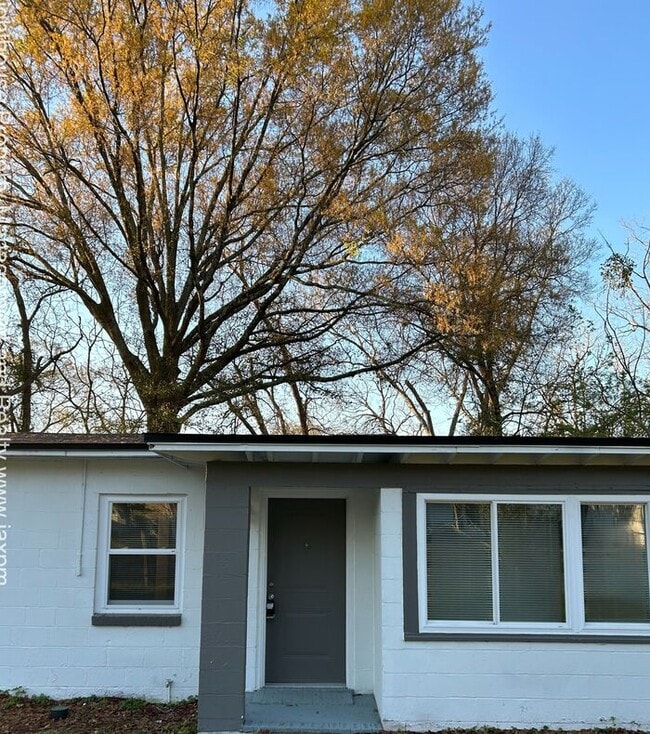 Beautiful 5 Bedroom Home With Modern Updates Throughout