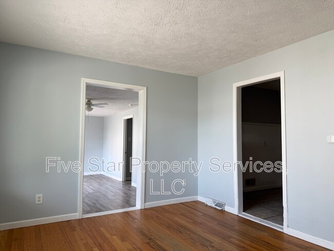 Photo - 1028 W Iles Ave