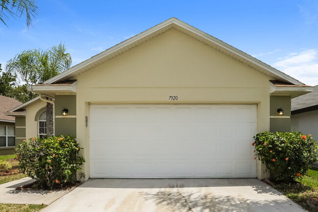 Photo - 7920 Oakstone Ct House