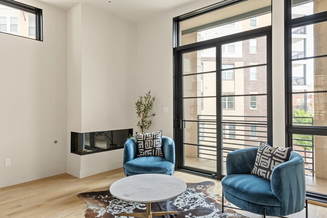 Photo - 1325 N Dewey Ave