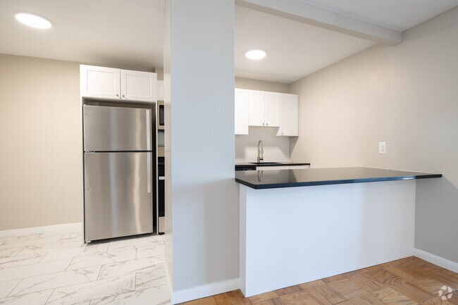 1BR, 1BA - 560SF - Kitchen