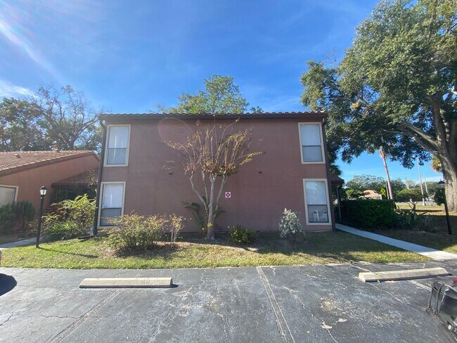 Building Photo - Winter Park Villas! Full Sail/Winter Park 2/2 condo available now!