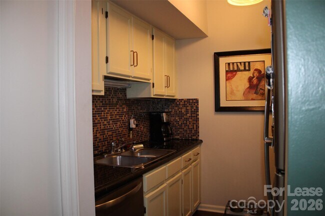 Photo - 430 Queens Rd