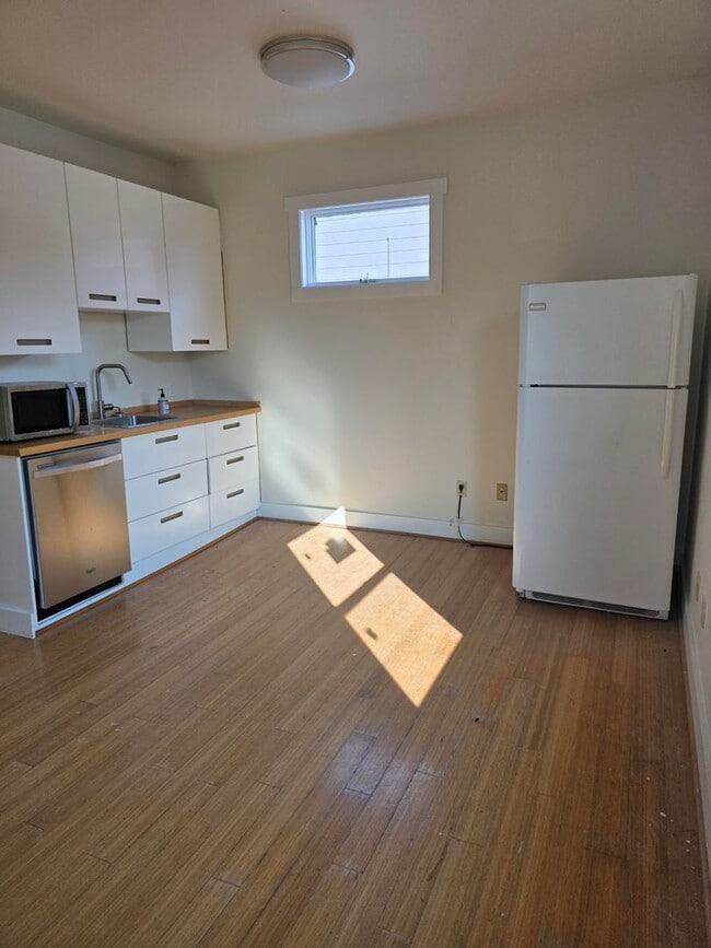 Photo - FREMONT COURT Unit 707-A