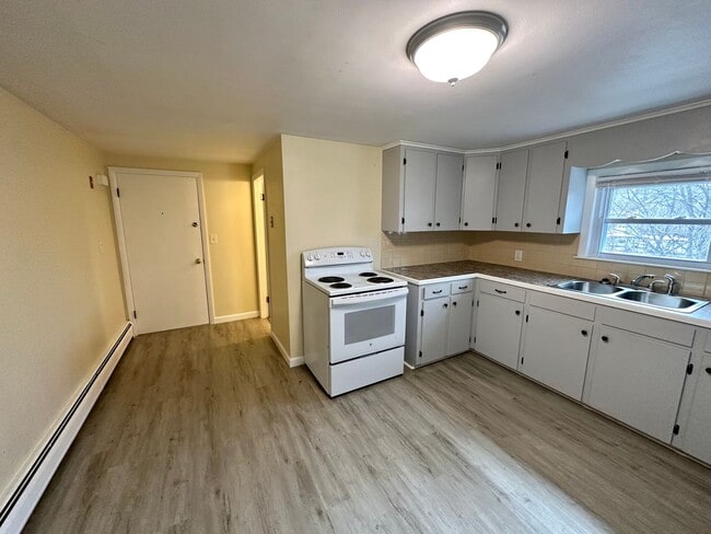 Photo - 24 Aldrich St Unit 2R