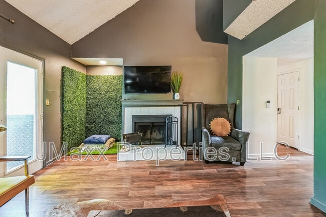 Photo - 502 Ivy Green Ln SE