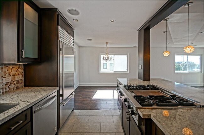 200 15th St Unit C