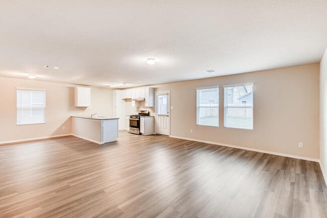 Photo - 8931 Lamus Wheel