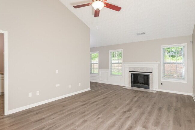 Photo - 300 Windsor Brook Ln SE