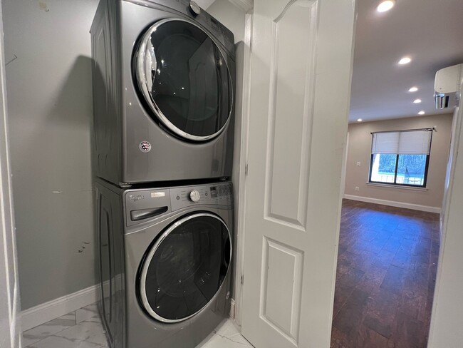 Photo - Stonegate Apartments