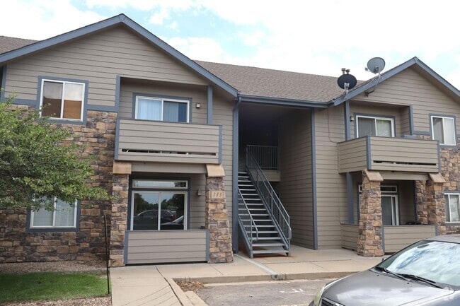 Building Photo - Enjoy Windsor Living: Bright Condo Near Tr...