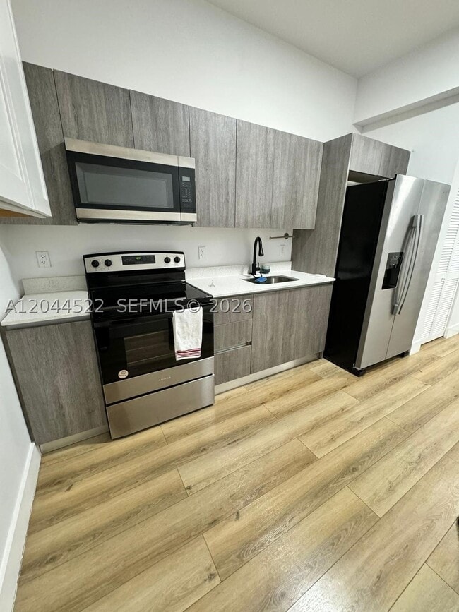 1021 NW 1st St Unit 204