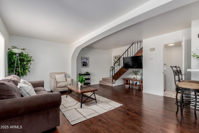 Photo - 811 E Eugie Ave