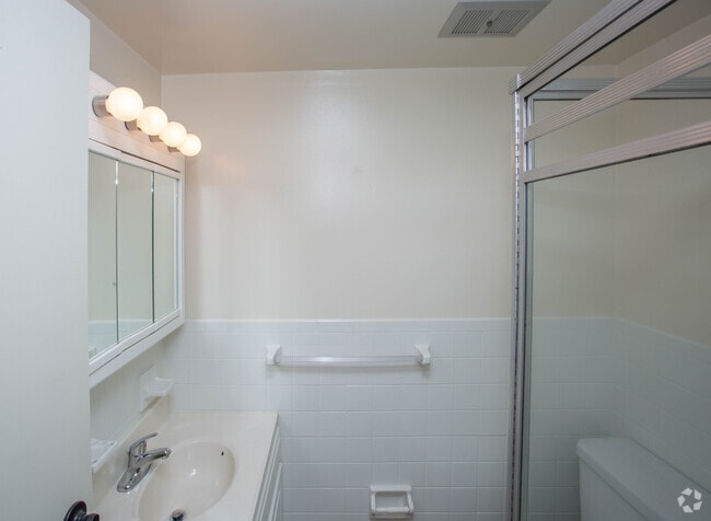 2BR, 2BA