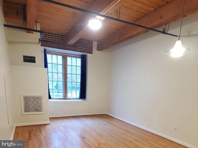 Photo - 1010 Race St Unidad 2I