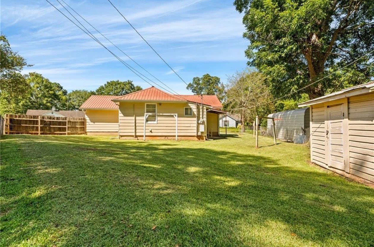 Photo - 107 Maple St