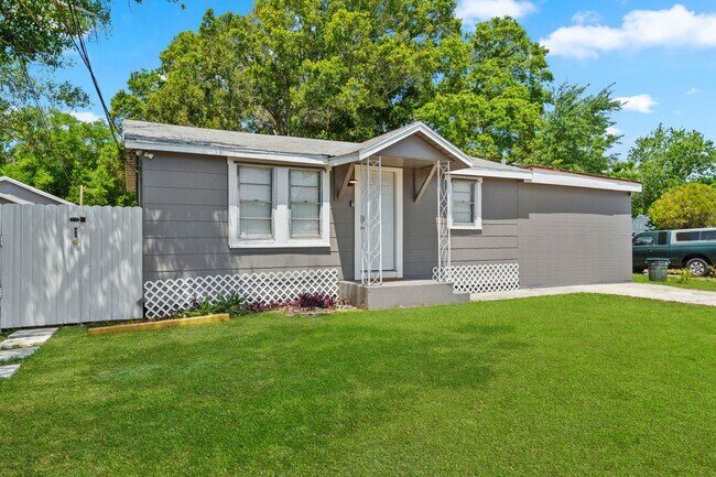 Photo - 4660 24th St N