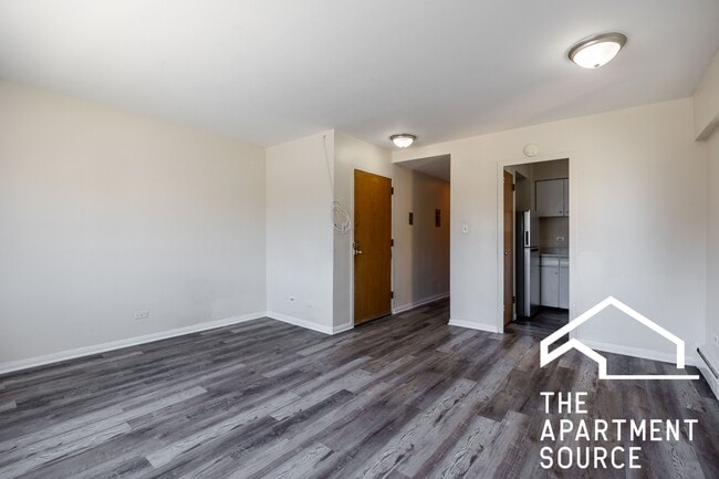 Photo - 1400 Chicago Ave Unit 208