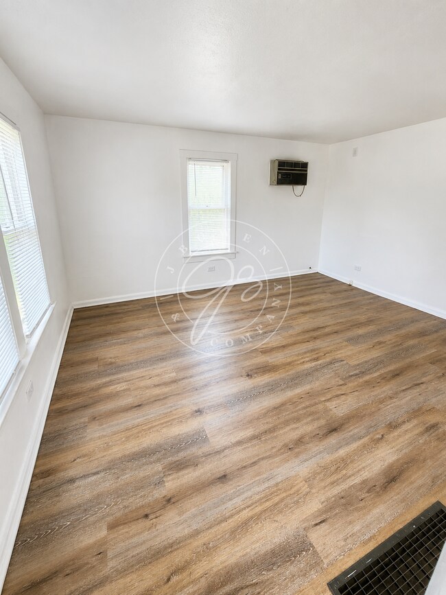 Photo - Updated West Toledo Upper unit! 2 Bedroom – Water Included! Unit Upper