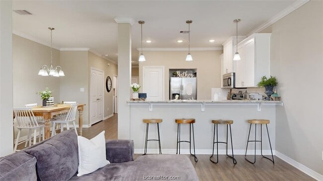 Photo - 2143 Big River St