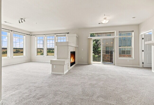 Photo - $2,195.95 - 2 bed, 2 bath Spacious Condo in Broomfield with AC and In Unit Laundry! Unit #101