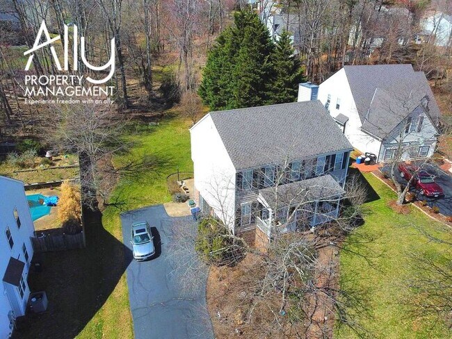 Photo - 1236 Raintree Dr