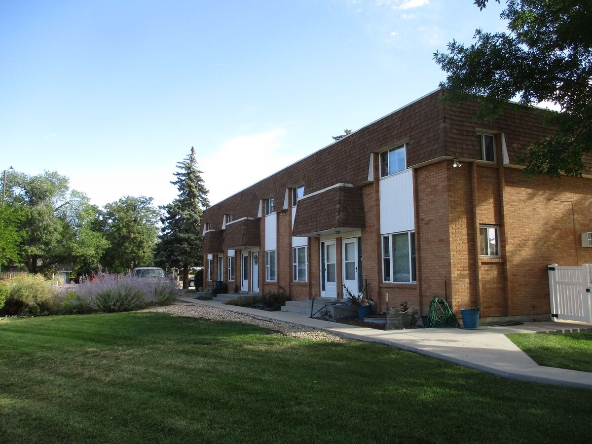 Dog Friendly! 2 Bedroom, 1.5 Bath 2 story townhome style apartment in Loveland! Unit 1502 - Dog Friendly! 2 Bedroom, 1.5 Bath 2 story townhome style apartment in Loveland! Unit 1502 Unit 1502 West 29th Street