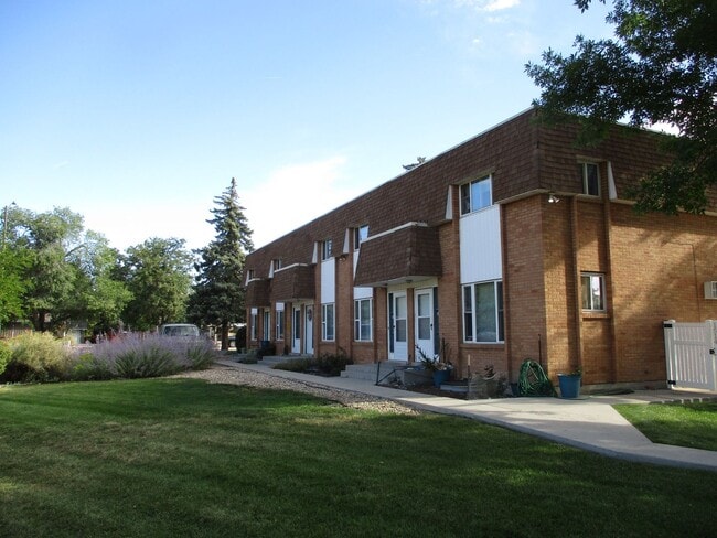 Building Photo - Dog Friendly! 2 Bedroom, 1.5 Bath 2 story townhome style apartment in Loveland! Unit 1502 West 29th Street