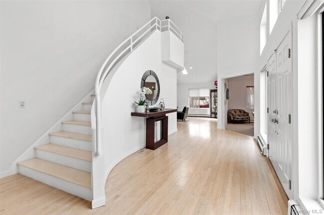 Photo - 9 The Registry