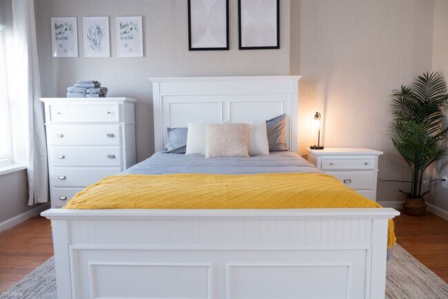 Photo - 2 br, 1 bath Duplex - 3247 Oregon Avenue 2...