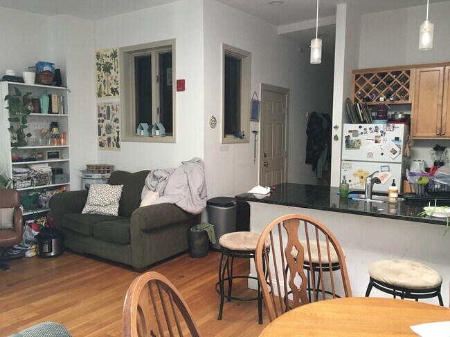 Photo - 1025 Tremont St Unidad 2