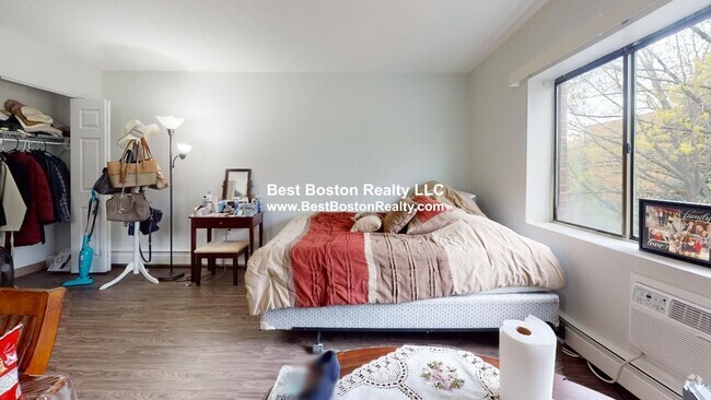 Building Photo - 19 Central St Unit 13 Rental