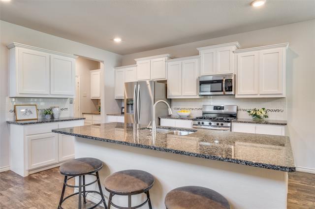 2281 Miramar Dr