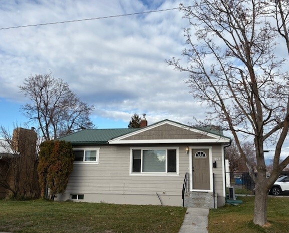 Building Photo - Newly remodeled house near the mall