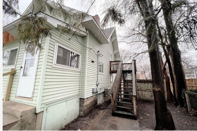 Building Photo - 513 Rodd St Unit 513 1/2 Rodd St