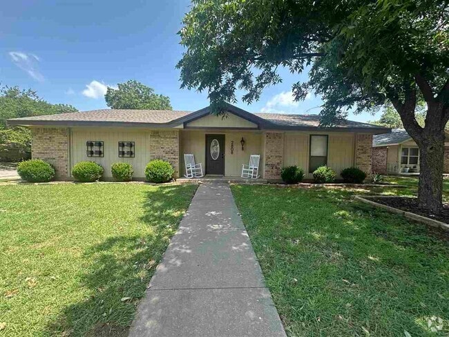 Building Photo - 2808 Ecleto Blvd Rental